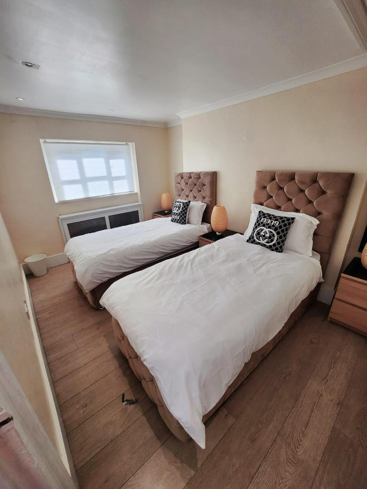 Renovu Premium Homes In Kensington Лондон Екстер'єр фото